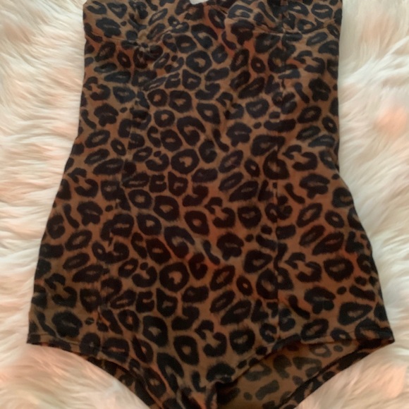 ***SOLD*** MOTEL ROCKS LEOPARD BODYSUIT - Picture 4 of 7